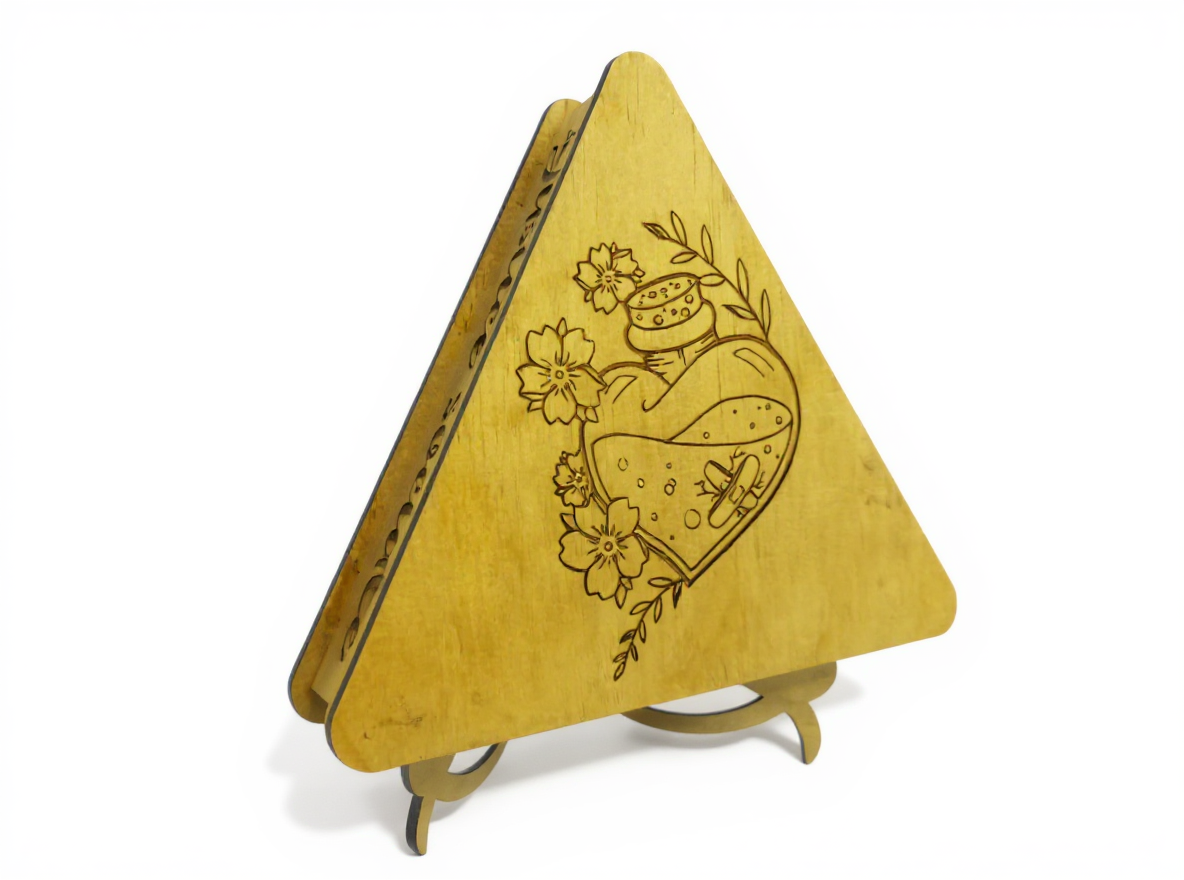 Boîte triangle en bois décorative avec motif globe, taille 210x210x40mm, artisanat français