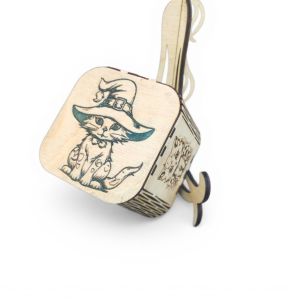 Box Accordéon en bois 85x85x85 mm gravée au laser avec illustration de chat magique au chapeau, fabrication artisanale à Neuilly-sur-Marne